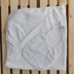 Capa de baño + babero topos